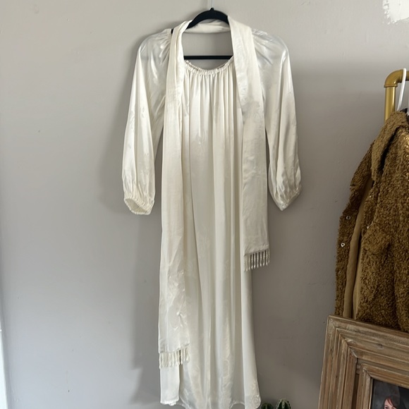 NWOT House of Harlow Satin White Dress with belt - Picture 1 of 5